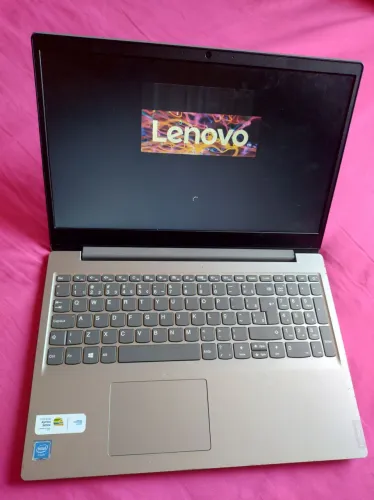 Notebook Lenovo tela vazada