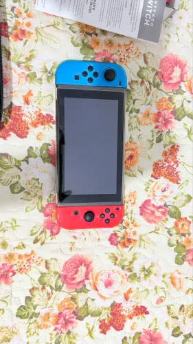 Nintendo Switch Neon Completo + Case de Transporte + Acessórios + Caixa Original