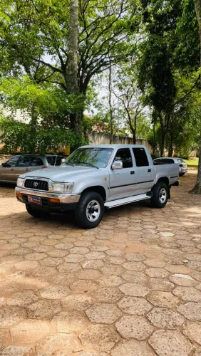 Toyota Hilux CD SR 4X4 3.0 8V 116cv TB Diesel 2003