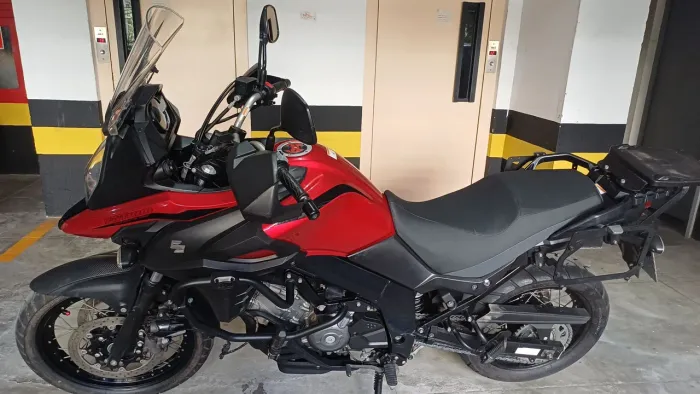 Vstrom 650 XT 2021 "super equipada"