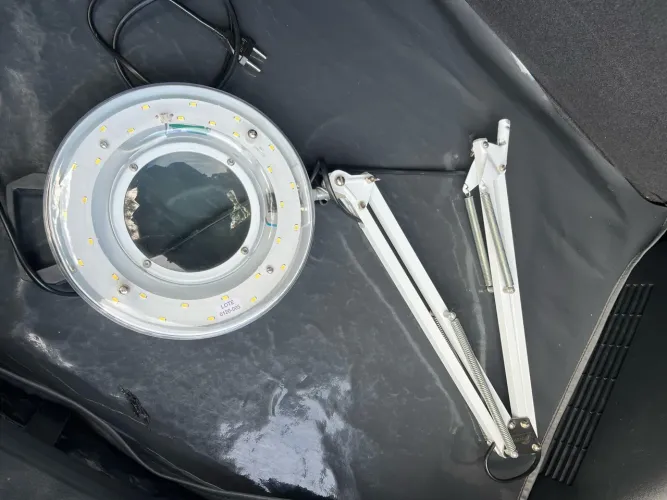 Lupa para consultório (luz de Led)