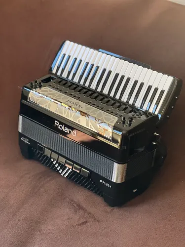 ACORDEON ROLAND FR8X