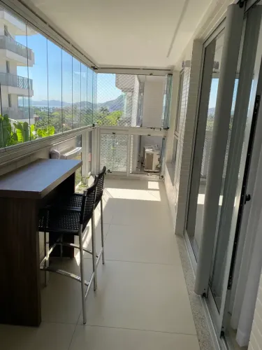 Vendo lindo apartamento de 2 quartos com vaga no Highlight- Botafogo