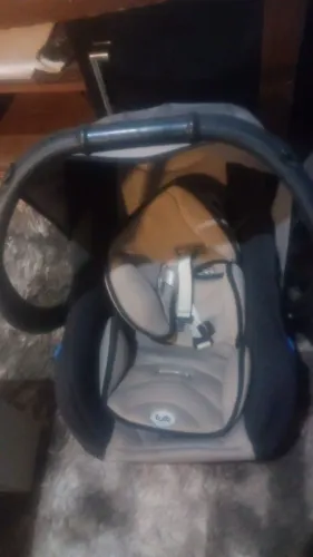 Vendo bebê conforto semi novo