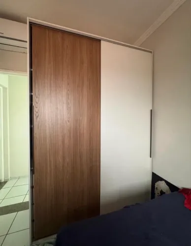 Guarda roupas em MDF Altura 2,50 / Largura 1,65 / Profundidade 0,55