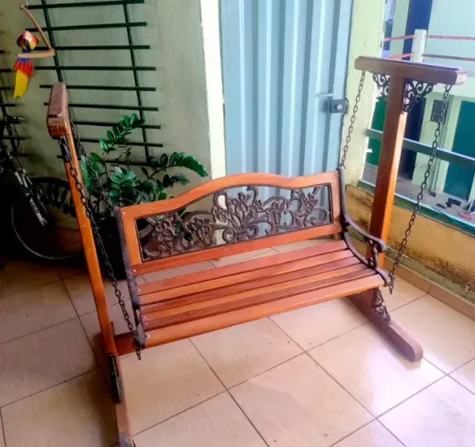 Banco de Balanço de Madeira - Jardim Europeu