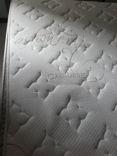 CAMA BOX COM COLCHÃO "CASHMERE" TAM. QUEEN