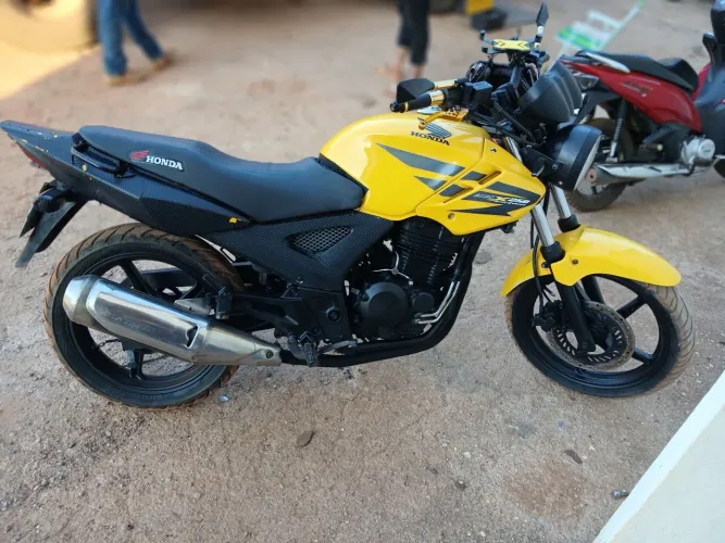 Twister TOP R$8.000Vendo ou troco por mota alta!!