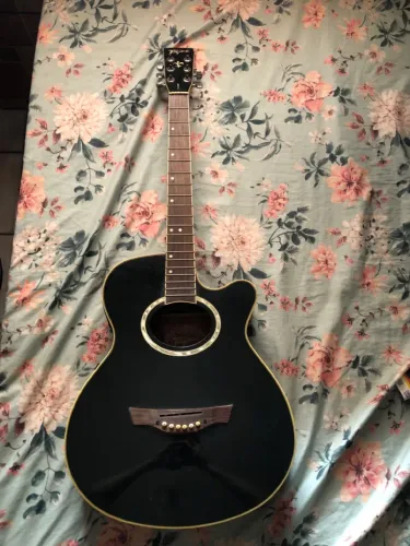  Violão na oferta 