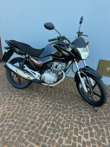 Vendo Fan 150 2014 completa