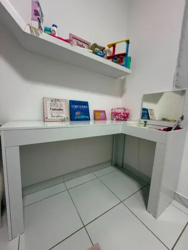 Escrivaninha com penteadeira e espelho