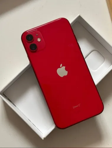 2 iPhones 11 64 GB R$1.000,00 ( R$500,00 cada) branco e vermelho (não aceito oferta)