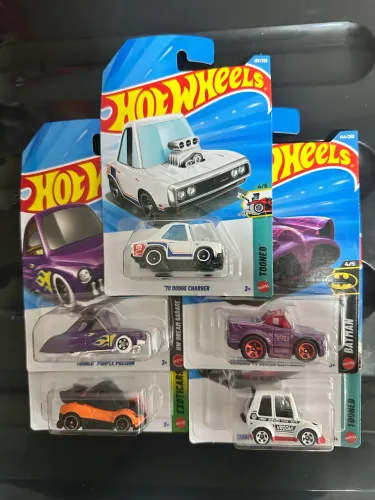 Hot wheels lote 5 tooneds 