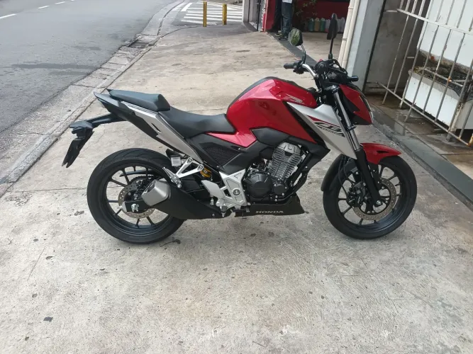 Twister cb 300f