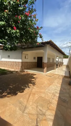 Alugo casa térrea no Jardim Califórnia - Cuiabá - MT