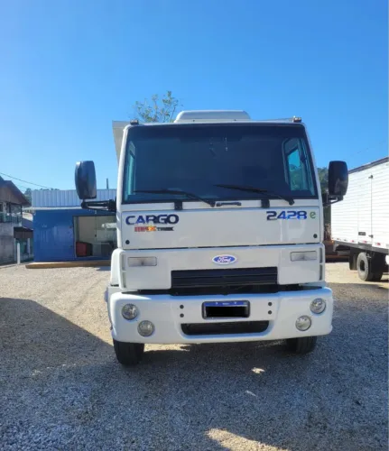 Ford cargo 2428 Caçamba