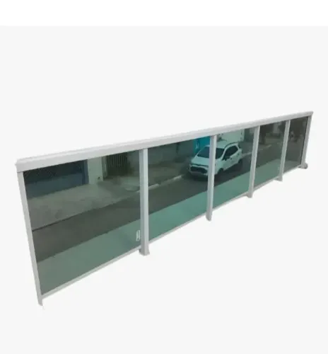 Guarda corpo de vidro transparente