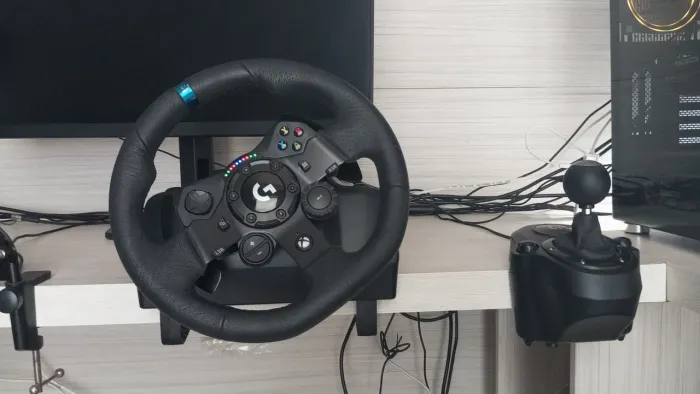 Volante Gamer Logitech G923 com câmbio