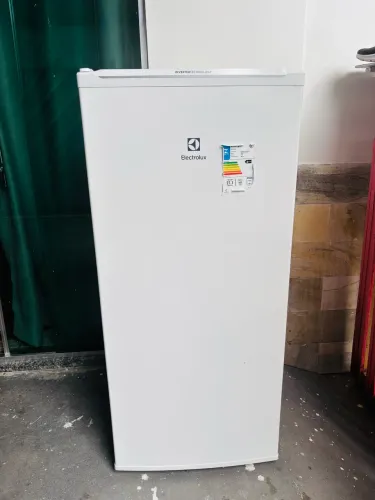 Vendo Frizeer vertical