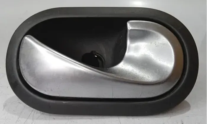 Maçaneta Interna Lado Direito Megane 2007 - 2013 Preto Dianteira