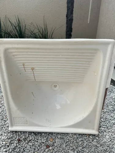 Tanque para lavanderia em perfeito estado