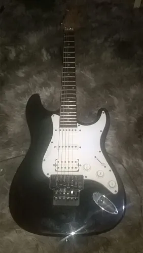 GUITARRA NOVA NEGOCIO O PREÇO ou troco por video game