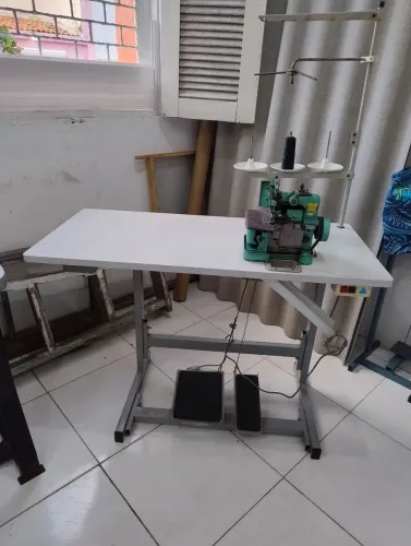 Vendo uma máquina chinesinha semi-industrial