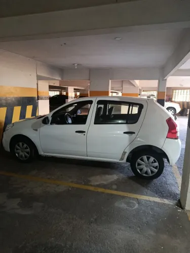 Renault Sandero Authentique Hi-flex 1.0 16V 5P 2013