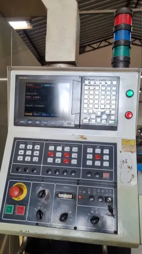 Centro de usinagem SINITRON VMC 1500