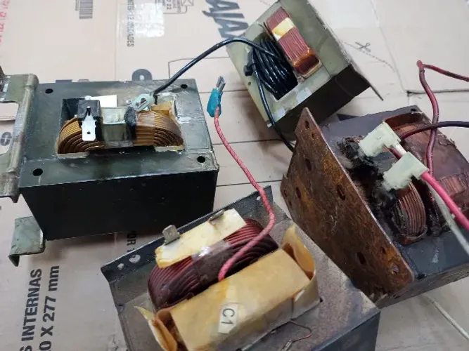 Transformadores de microondas 127v - Lote com 4 para Projetos elétricos.