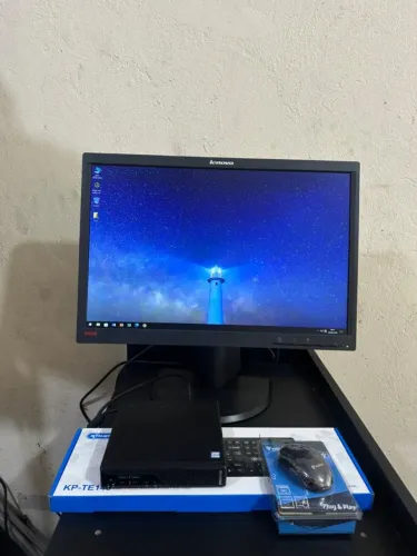 Monitor Lenovo ThinkCentre 22" Widescreen - Excelente p/ Home Office, PC e Câmeras
