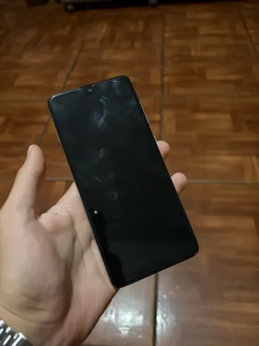 Samsung A31 semi novo