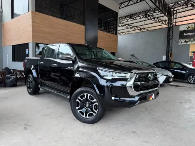 Toyota Hilux CD SRX Plus 4X4 2.8 TDI Die. Aut. 2024