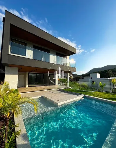 Casa 3 Quartos com 3 Suítes e 482m² - Pedra Branca
