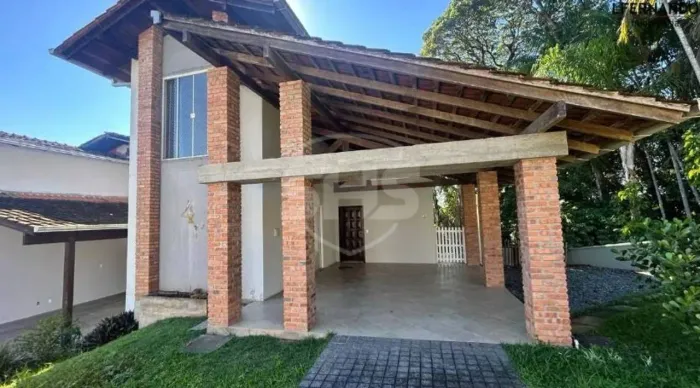 Casa com 3 dormitórios para alugar, 110 m² por R$ 4.500/mês - Centro - Blumenau/SC