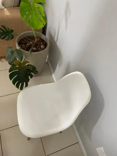 Cadeira Branca Estilo Escandinavo. Moderna e Minimalista- R$ 40,00
