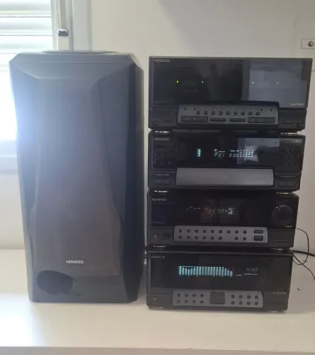 Sistema de som Kenwood - Série UD, modelo UD-952.