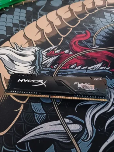 Pente 8gb ram ddr4 hyperx 2666mhz (Suporta 3200mhz overclock)