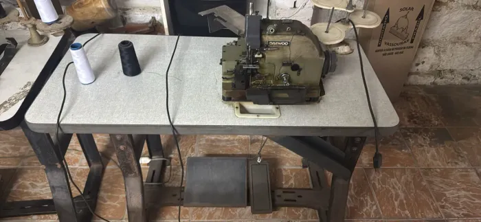Vendo máquina de costura