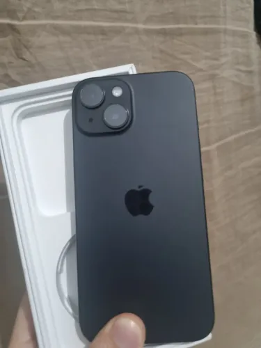 iPhone 15 256 GB 3 meses de uso e garantir a Apple até 2027 bateria 98%