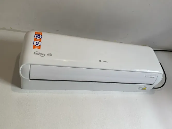 Ar-Condicionado Split 12000 BTUs Inverter Wi-Fi Gree G-top Auto Frio - 220V