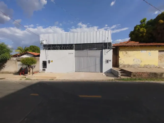 Excelente Galpão - Bairro Lourival Parente - 300 m²