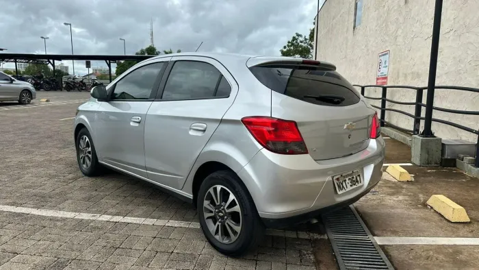 Chevrolet Onix Hatch LTZ 1.4 8V Flex Power Mec. 4P 2015