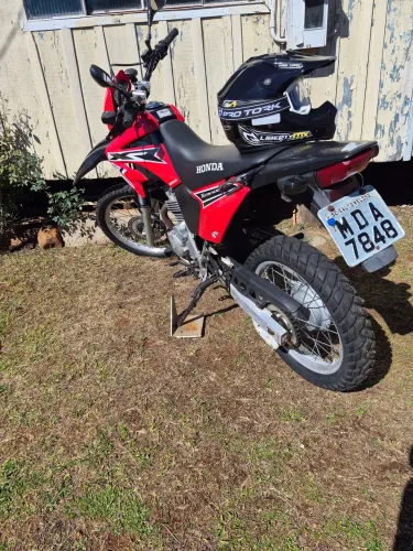 Vendo minha moto tornado sem nada pra faser
