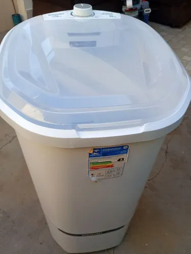 Vende tanquinho de lavar roupa semi novo