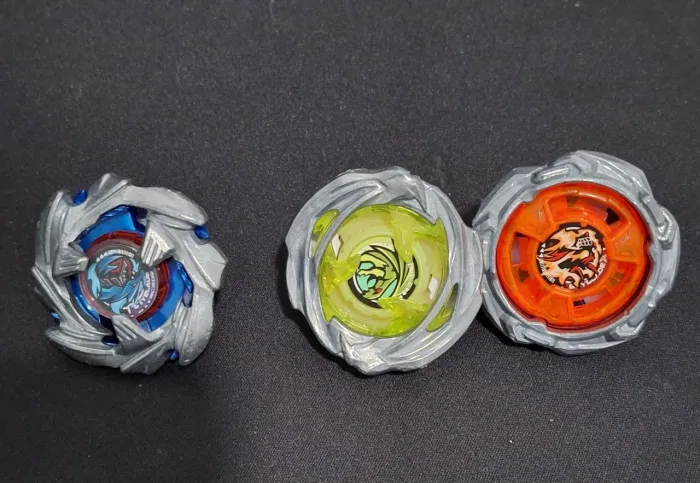 Beyblade x com hells nether, hover wyvern e cobalt dragon