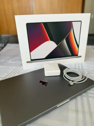 MacBook Pro 16" M1 Pro - 1TB SSD / 16GB RAM