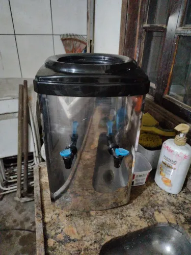 Bebedouro de mesa inox para galão 127v