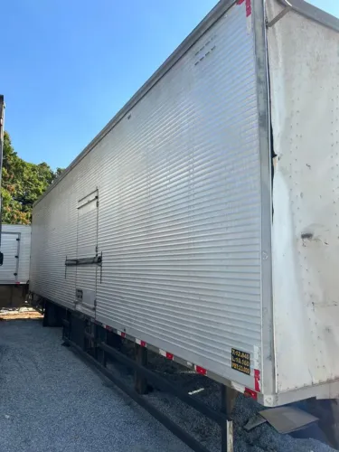 Baú 11,50 metros por 2,60 de largura Marca NOSTRA