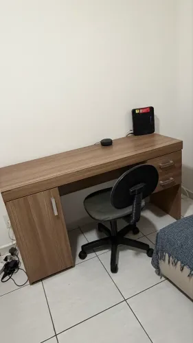 Mesa de estudo e escritório